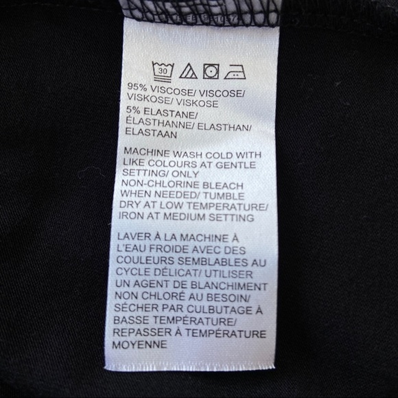 LORD & TAYLOR BLACK SHORT SLEEVE TSHIRT WITH TWIST DETAIL AT NECKLINE, MEDIUM - Picture 5 of 5